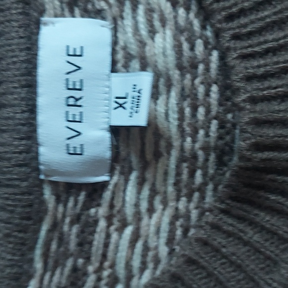 EVEREVE Tweeds Brown Crewneck Sweater with Geometric Yoke - Picture 2 of 4